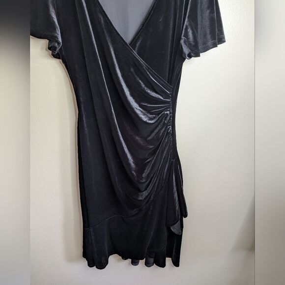Anne Klein Dahlia Flutter Sleeve Velvet Midi Dress Black Wrap Style Size 12 - Picture 9 of 14